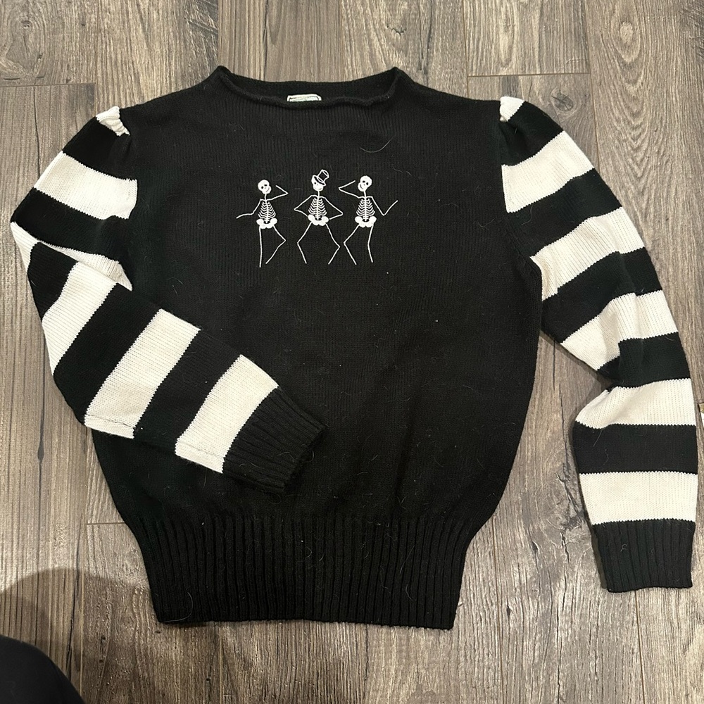 Ains and Elke Halloween skeleton sweater size large